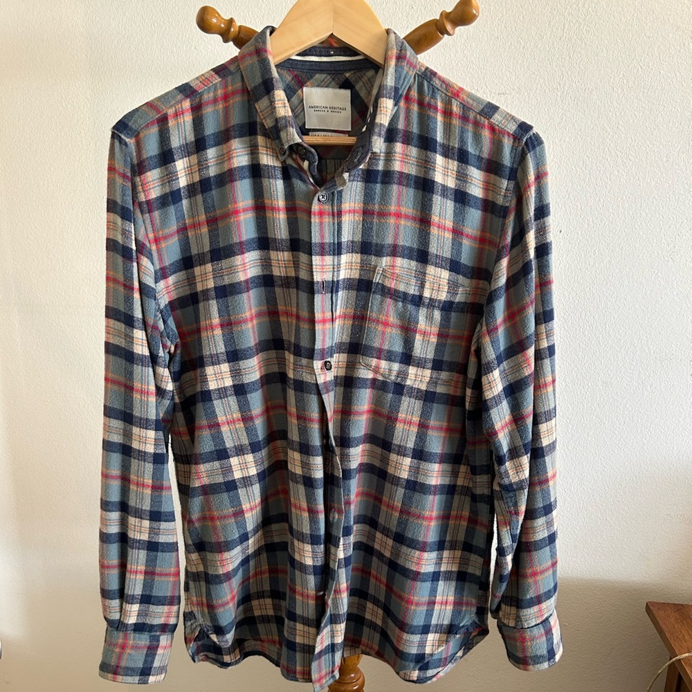 American Heritage men’s red and gray plaid casual button down shirt. Size medium